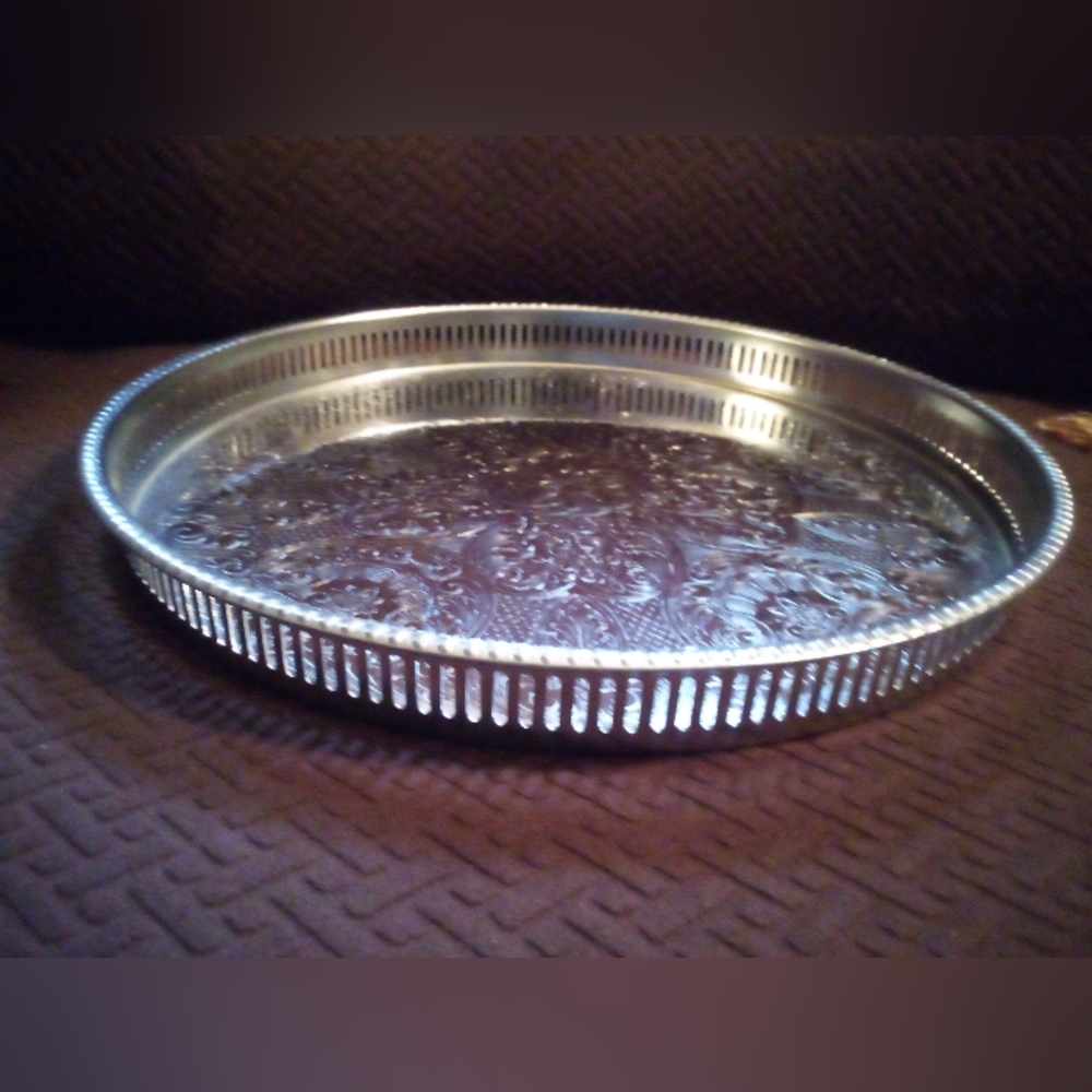 Serving tray